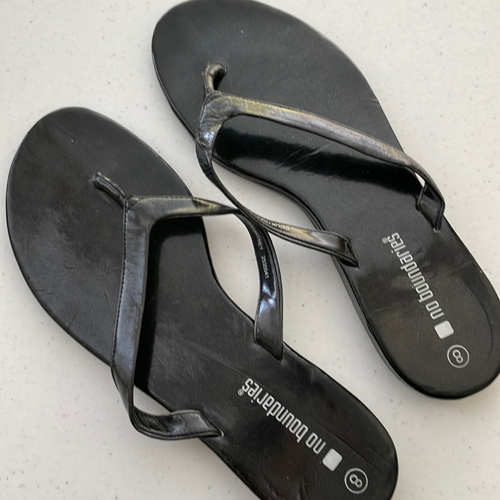 No boundaries sandals